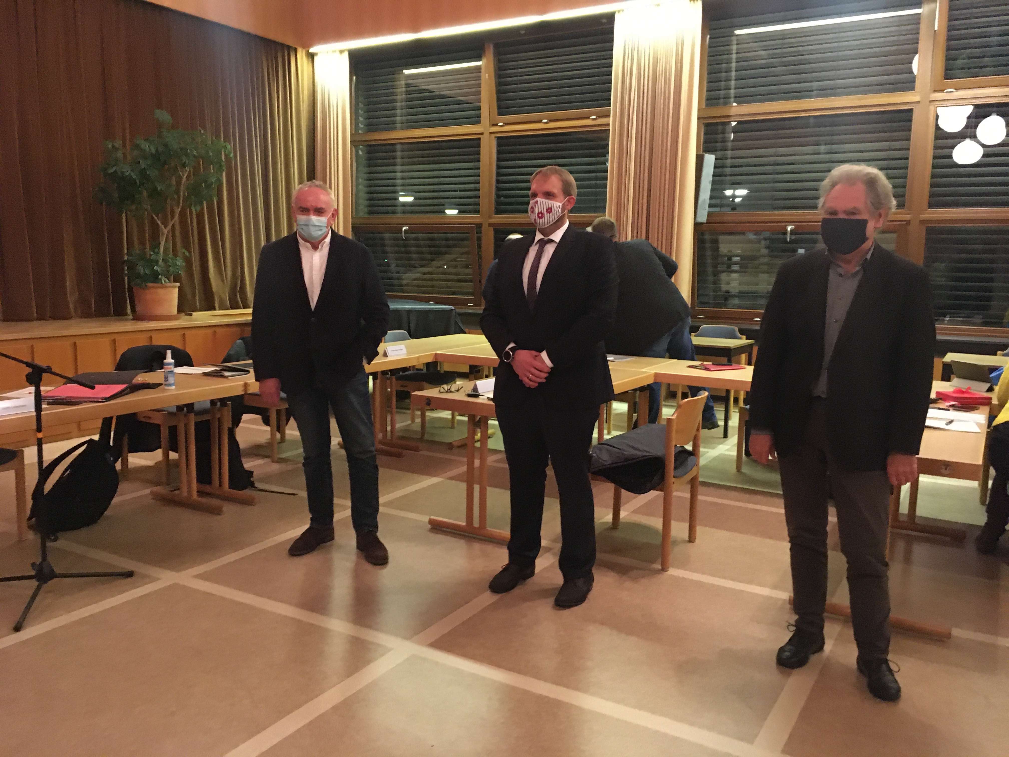 Bürgermeister mit Stellvertretern.jpg